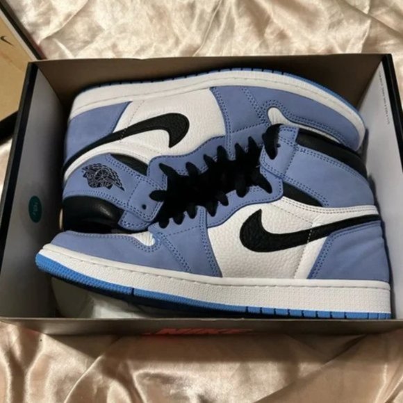 Air Jordan 1 Retro OG University Blue